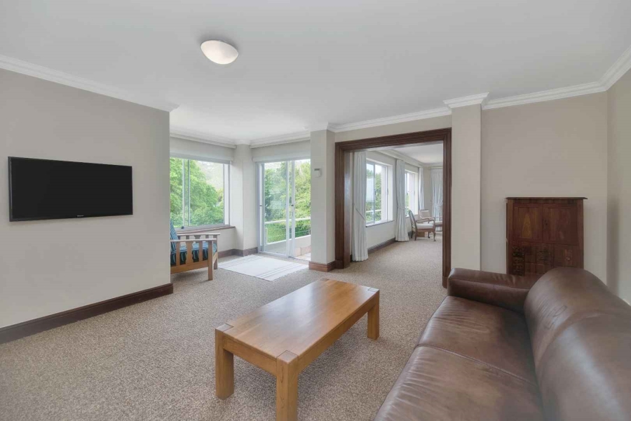 5 Bedroom Property for Sale in Fernkloof Estate Western Cape